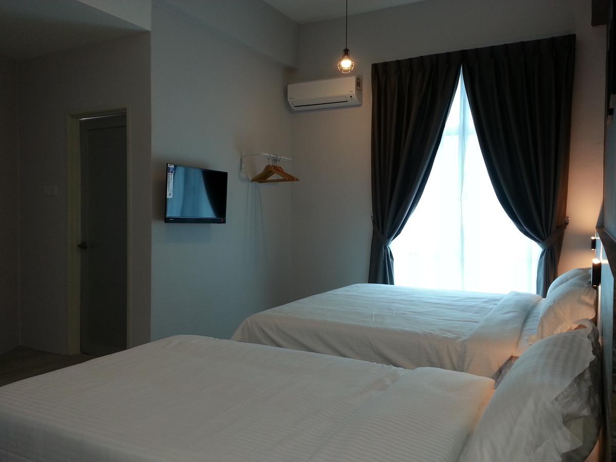 L Hotel Simpang Renggam Exterior photo