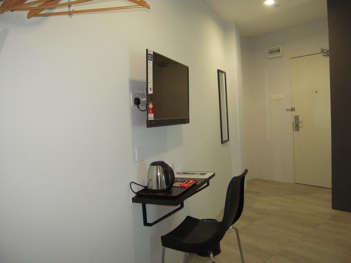 L Hotel Simpang Renggam Exterior photo